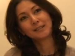 結婚歴２０年の初撮り四十路の美魔女さん。旦那とのマンネリ化した営みから今宵は初対面チンポで激イキ中出しファック