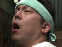 山中の公衆トイレに現れる変態、美熟女の口とマンコでザーメンを抜き取られる作業員や浮浪者