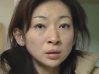 鬼畜な男に狙われた人妻。突然襲われ、イラマチオからの強制レイプ。幸せな家庭を壊された卑劣な性交