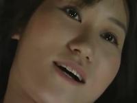 「おまんこイイ～」おじさんのチンポに兄貴のチンポ。ハメられて善がり乱れる美乳の変態女
