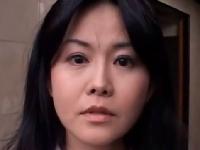 《ヘンリー塚本》「奥さんに見てもらいたい物があります」「あなたの御主人と私の妻は不倫関係です」「どうせなら俺たちも同じ事を、復讐してやるんですよ」 そうして始まる人妻と中年男の不倫な関係《浅井舞香》