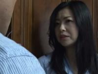 《ヘンリー塚本》妻は出産で入院。そして義母が怪しい物を婿に飲ませて誘惑。母子相姦、激しく悶える淫らな性交