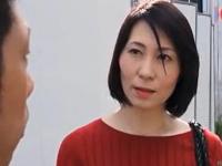 ＜人妻ナンパ＞「本当に5分で終わるんですか？」戸惑いながらも強引に連れてこられた45歳の奥様。初対面チンポで中出し