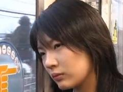 ＜ヘンリー塚本＞義父にバックからハメられているところを熟女母に見られてしまった娘、絶体絶命