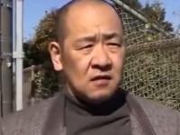 〖ヘンリー塚本〗独身の中年男にとって幸せ過ぎる熟母と娘との同居生活。親子丼で、ハメまくり
