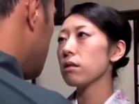 華道の先生になんでも従うドMの美魔女。着物を短く切っての放尿、そして中出しファック