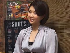 【居酒屋ナンパ】不倫などしそうにない巨乳のポッチャリ主婦がお持ち帰りされ寝取られます。しかもフェラって生ハメ中出し