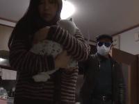 《ヘンリー塚本》赤ちゃんを抱えた奥様を襲う男。鬼畜な性交、ハメまくりの強制ファック