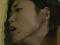 《大越はるか》刑務所から脱獄した熟女達。久しぶりに味わうチンポでの発情ファック。《ヘンリー塚本》