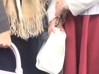 ＜人妻ナンパ＞お声掛けされた三十路妻達が凄い事に・・・見て見られての乱交スワッピングで痙攣イキ