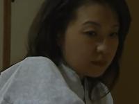 未亡人の義母を狙う娘婿。夜這いから始まる関係、激逝きファック《ヘンリー塚本》