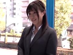 ＜素人ナンパ＞就活していた綺麗な女子大生が初対面チンポで寝取られます。しかも中出し激イキSEX