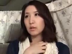 ＜人妻ナンパ＞「夜の生活は1年くらいないです」セックスレスを告白しちゃった綺麗な奥さん。寝取られます、しかも中出し