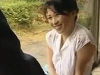《ヘンリー塚本》熟女妻が悶える昼下がり。郵便屋さんと激しく抱き合う発情、不倫ファック《北原夏美》