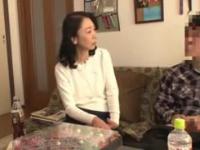 口説かれて寝取られちゃう、そこそこ高齢のおばさん。寝取られて喘ぎ悶える中出しファック