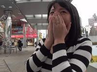 〖人妻ナンパ〗可愛くて爆乳でしかもパイパンの三十路妻が不倫に走ります。しかもゴムなしチンポでの中出しファック