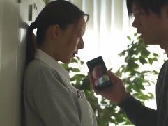 ＞弱味を握られ力尽くで犯される看護妻。乳首とマンコを露わに他人棒をねじ込まれての鬼畜な強制、寝取られレイプ