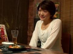 ＜居酒屋ナンパ＞お持ち帰りされ不倫に走る四十路の綺麗な奥さん。しかもゴムなしチンポに喘ぎ乱れての激イキ中出しファック