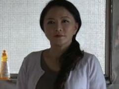 ＞親友と不倫関係だった五十路の熟母に息子が激怒。嫉妬からたまらず襲って犯しての近親相姦、中出しレイプ