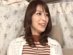 ＜人妻ナンパ＞夫婦の営みは月一と告白してくれたとても綺麗な奥様。乳首とパイパンマンコを露わにエッチな展開、神企画