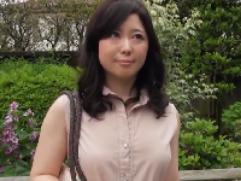 結婚して１年目の新婚若妻さんがAV出演。将来社長夫人のリスクを負ってでも味わいたい浮気な出来心、不貞な性交