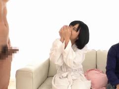 ＜メモリアルヌード＞恥じらいながらも次第に興奮してヌレヌレとなる若妻のパイパンマンコ。最後には善がり狂っての中出しSEX