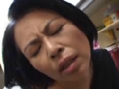 亭主との夫婦の営みは、まだまだ現役の五十路熟女。息子のチンポでも欲求を満たしてしまう淫らな身体、近親相姦