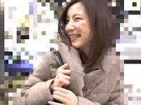 〖熟女ナンパ〗「あ～ん、あたってる～」初対面の若いチンポを喉奥まで咥え、不倫ファックで絶頂する奥さん、しかも中出し