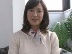 清楚な五十路のオバ様が緊張しながら始める初撮りAVデビュー