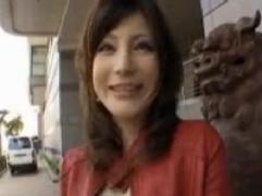 エッチな美巨乳のパイパン妻に我慢できず、たまらず無許可の中出し「もう、バカ、ひどい～」