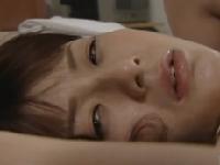 《飯島くらら》義父と義兄のチンポで喘ぐ美女。禁断だらけの淫らな日常。《ヘンリー塚本》