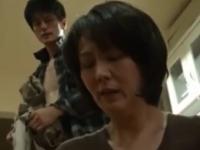 「ダメ、だいすけくん、ダメ～」暴走した婿に力尽くで犯されてしまう熟女義母「ぁぁぁああああ～」