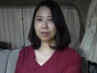生保レディーのバツイチ熟女が初撮りに挑戦。出会ったばかりの男に貫かれる五十路のマンコ