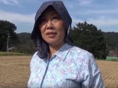 ＞農作業をしている還暦六十路の奥様ですが好き者確定。まだまだ現役、他人棒で善がり狂って激イキ、淫乱ファック