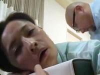 マッサージをされながらの妄想がとまらない熟女。絶倫の肉棒をねじ込まれて絶頂イキ