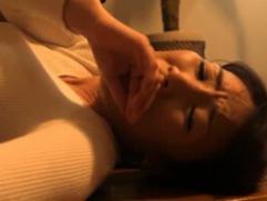 力尽くで犯されてしまった熟女母。でも、久しぶりのセックス、息子とはいえ男を感じてしまった・・・