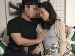 ＜熟女ナンパ＞「大きくなってる～」勃起チンポを見せられた五十路妻はもうメロメロ状態。そして始まる不倫、激イキ中出しSEX