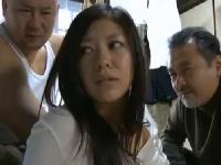 《ヘンリー塚本》気が強い人妻をさらって犯す鬼畜な男達。中出しを予告しての強制ファック。