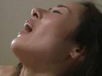 他人棒をねじ込まれて淫語を口走り喘ぎ悶え激イキする熟女妻。淫乱モードが炸裂しての淫行