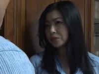 【ヘンリー塚本】エロ過ぎた熟女義母。娘婿に精力剤を飲ませ誘惑、淫乱行為【寺島志保】