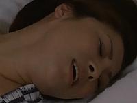 町内会旅行でまわされた熟女妻。そうなる事をわかって泥酔状態になった好き者。輪姦されての淫乱ファック