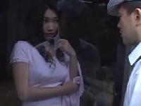 【ヘンリー塚本】服を脱ぎ全裸となる人妻がエロティシズム。 誘惑、不倫、ハメられまくりの寝取られファック
