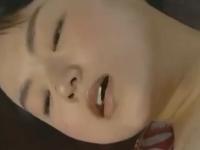 《ヘンリー塚本》旦那様に仕える女中。チンポの御世話までも。情熱的に悶える性交。「だんなさま～」《川嶋あみ》