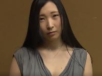 ＞「何だか緊張するわ～」夫に見られながら他人棒でマンコを貫かれる性交。脳天を貫く快感に巨乳妻が激逝き
