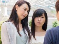 ＜母娘ナンパ＞美形の娘に熟母が同じチンポで見て見られての3P、乱交。ヤバすぎる中出し親子丼