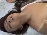 《ヘンリー塚本》隣人の男に犯され熟女妻が激逝き。そして始まる淫らな関係。