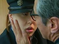 父親が作った借金の為に愛人契約をしてしまった娘。娘と言っても男に興味はない同性愛者。年老いた男にマンコを貫かれて処女喪失
