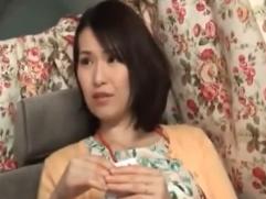 【熟女ナンパ】とても綺麗な奥様が謝礼に釣られます。下着チェックから乳首にマンコも露わに喘ぎ声が漏れSEX確定、神企画