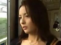 夫の不倫を知った人妻がとった行動。行きずりの中年男との生ハメ淫乱ファックで絶頂イキ