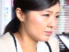 ＞「心は旦那だけどセックスはあなたなの」昼間から若い肉棒で善がり狂う不貞妻。顔射され「酷い」と怒りながらもお掃除フェラ